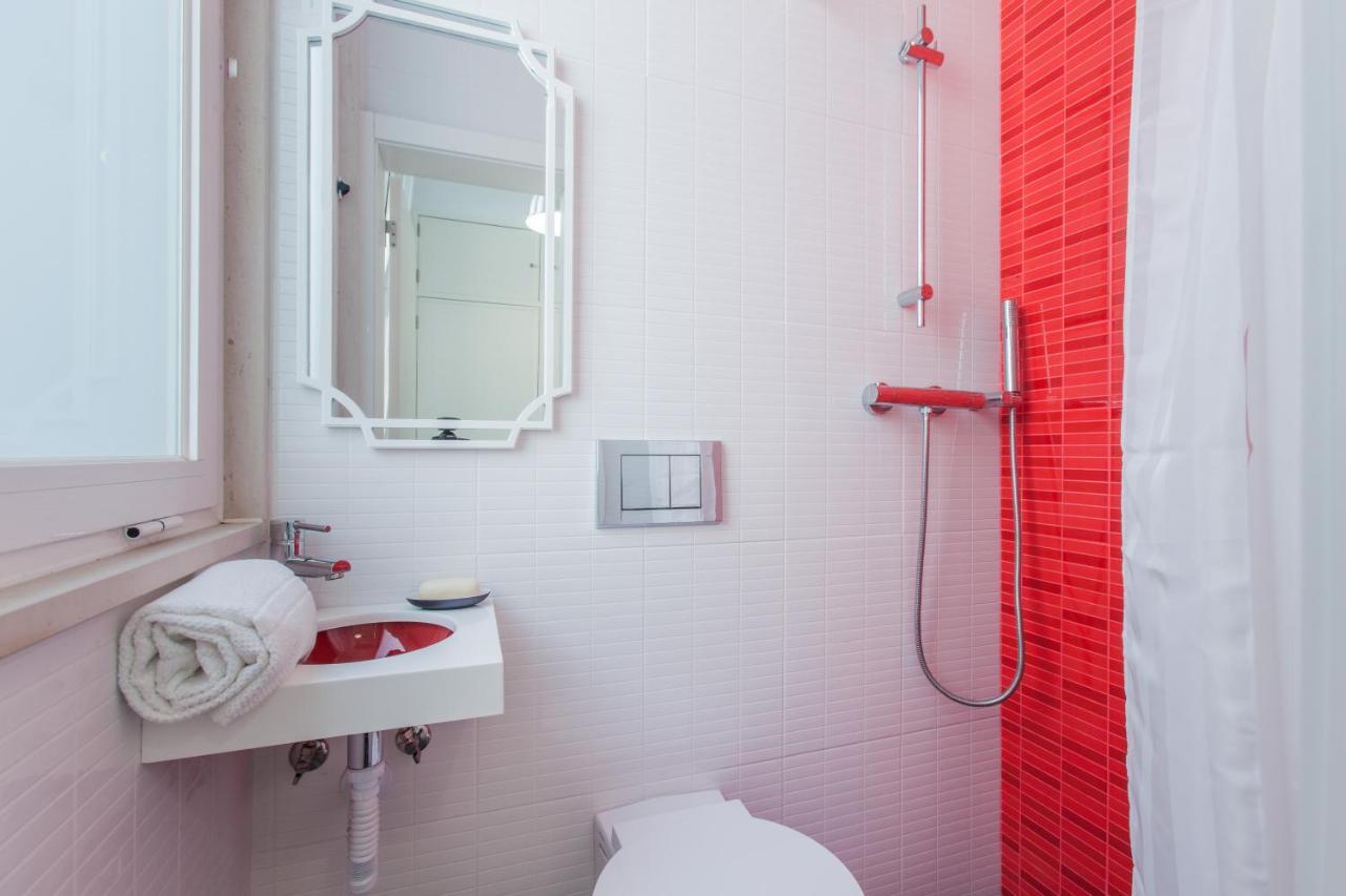 Renovated Apart With Private Courtyard, By Timecooler Lissabon Buitenkant foto
