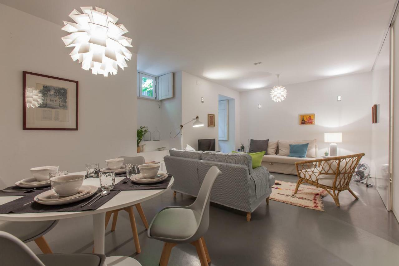 Renovated Apart With Private Courtyard, By Timecooler Lissabon Buitenkant foto